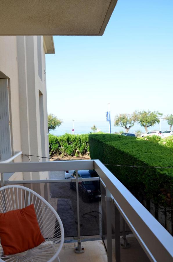 Les Pieds Dans L'Eau Apartamento Saint-Cyr-sur-Mer Exterior foto